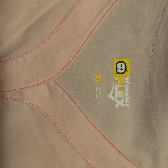 Women’s scrubs - Picture 7 of 8